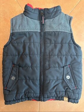 OshKosh B'gosh Black Quilted Puffer Vest with Red Trim 3T